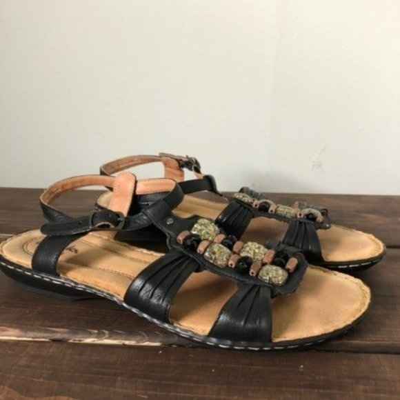 clarks artisan sandals canada